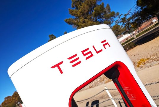 Elon Musk anuncia una gran inversión para el desarrollo de la red de supercargadores